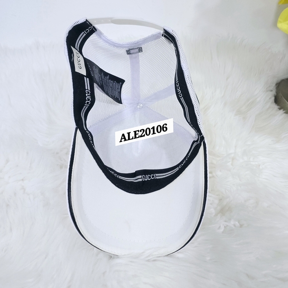 Gucci White and Black Logo Cap - Picture 9 of 16